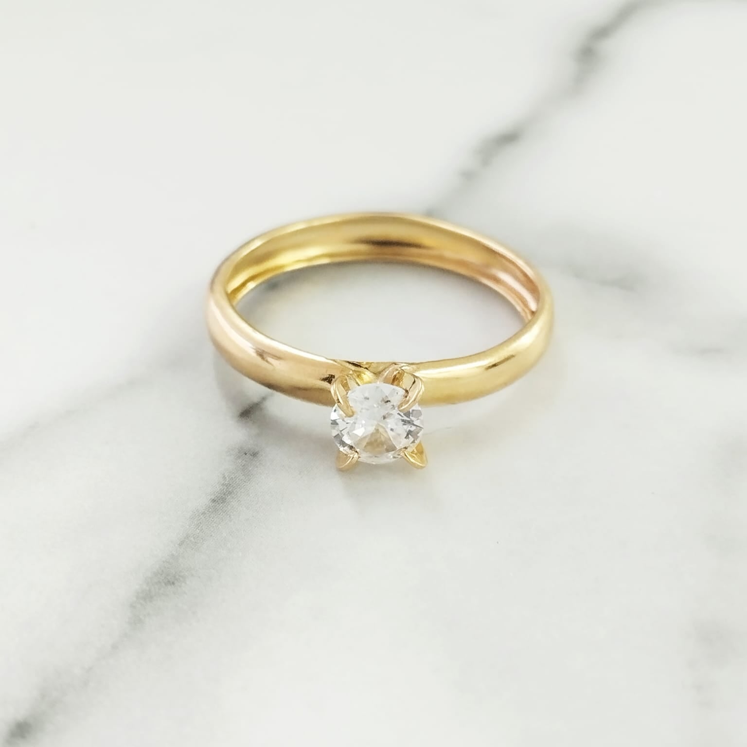 Anillo solitario con circon blanco T8-1/2 / 1.3 /gr ID: 2314