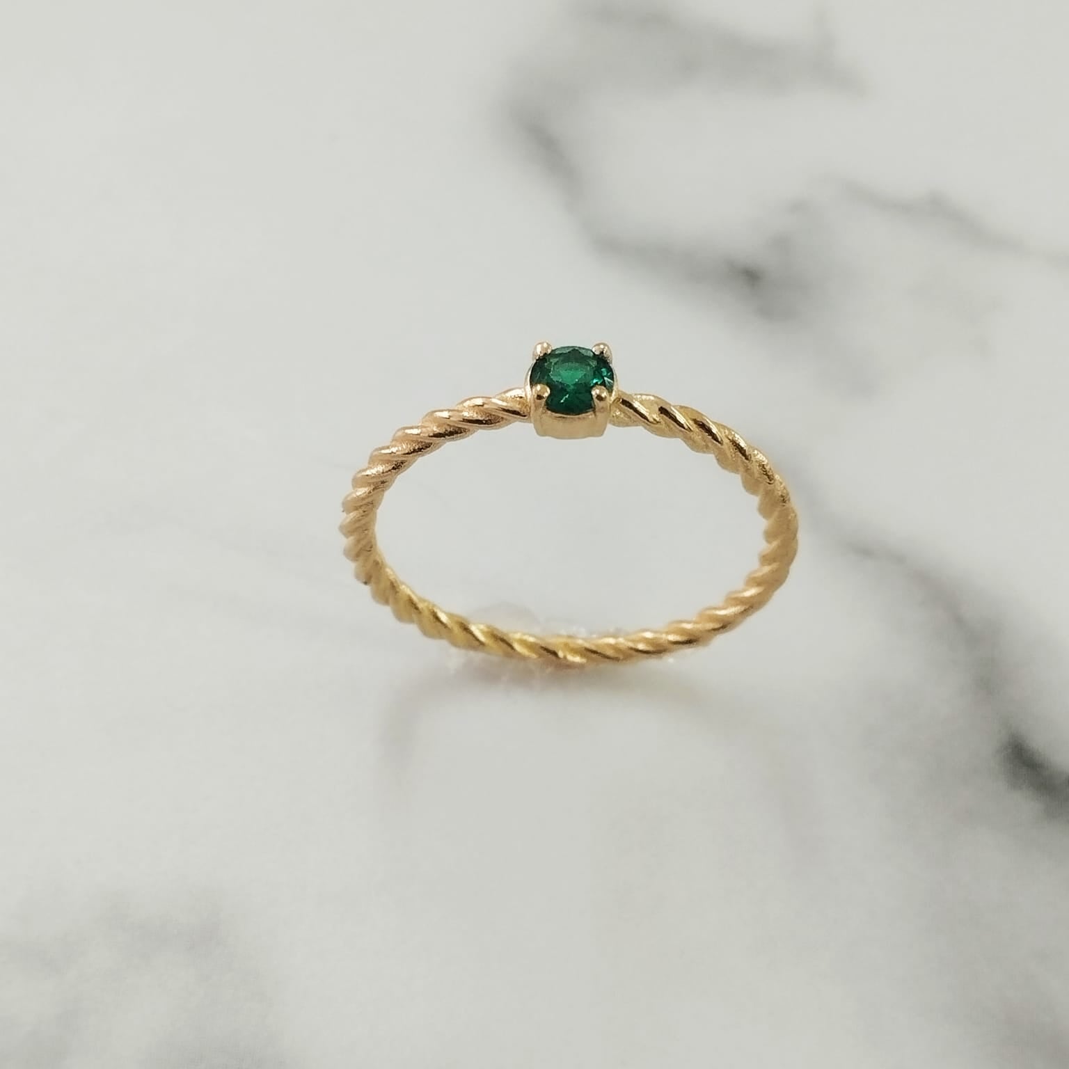 Anillo Lazo Con Circon Verde T8 / 1.44/ gr ID: 2035