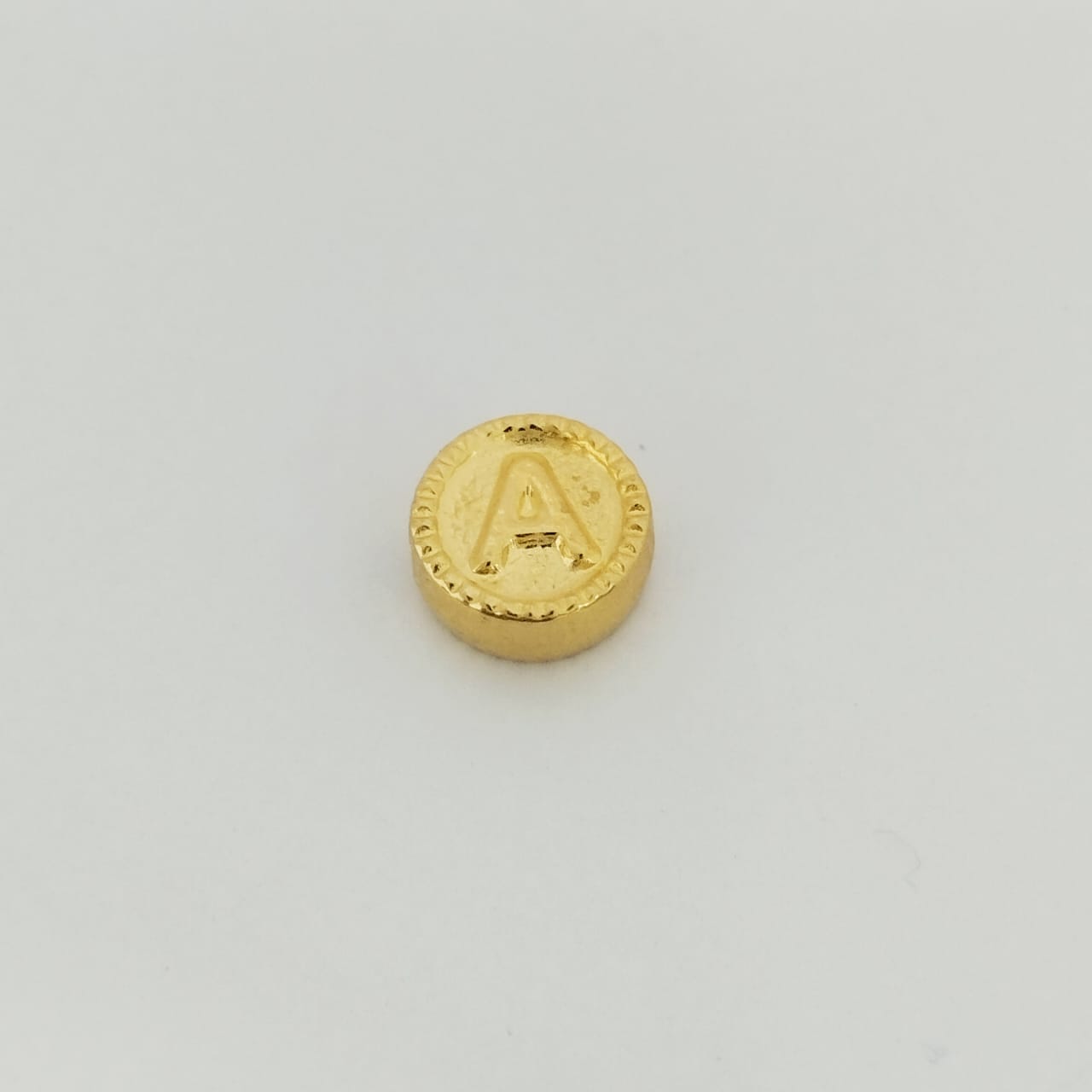 Herraje Letra A Diamantada Tambor 1cm /0.55/gr